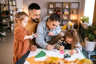 famille qui dessine