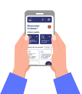 Mains tenant téléphone affichant l'application MyAXA