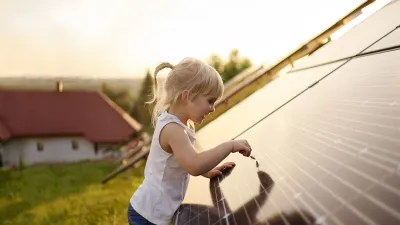 AXA Assurances Luxembourg : 4 bonnes raisons d'installer des panneaux photovoltaïques dès maintenant